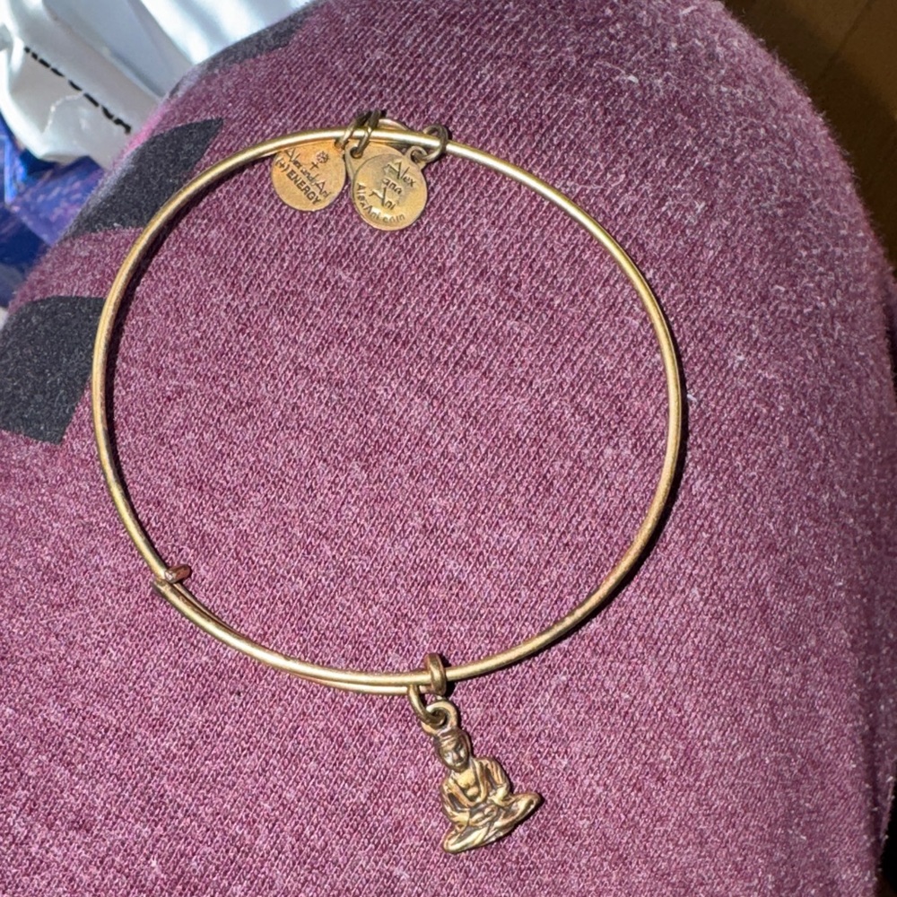Stack of 9 mixed metal Charm Bangles - Layered Bracelet Set - Picture 7 of 10